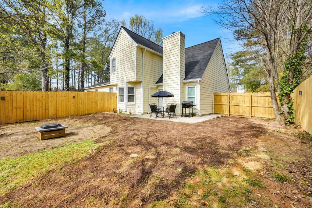 Plush Two Bedroom Retreat. A Home Away From Home! Riverdale Exterior photo